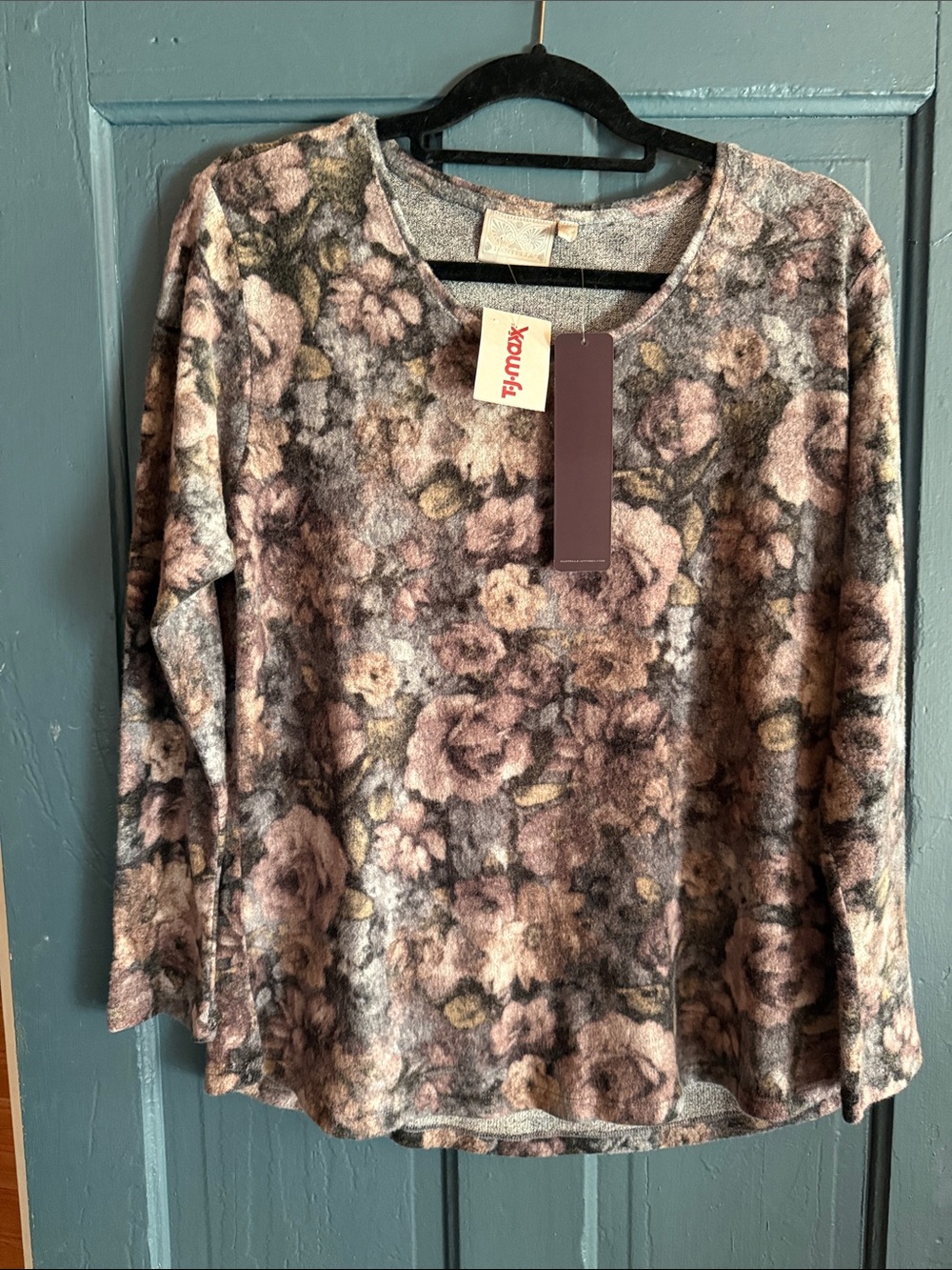 Dantelle Pink and Gray Floral Long-Sleeve Top